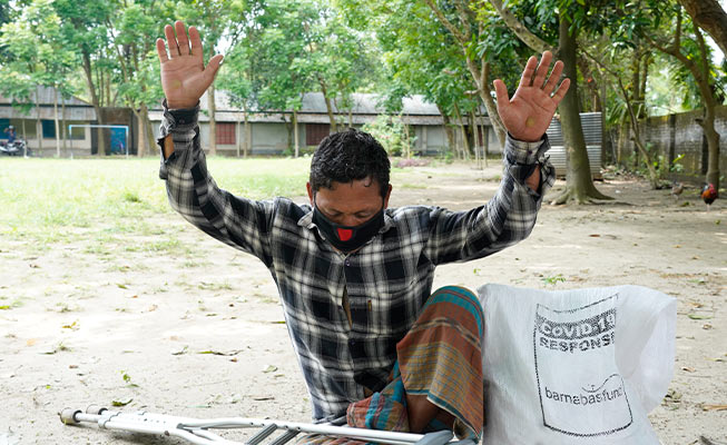 Barnabas Fund Coronavirus Emergency Network 2 bangladesh man 4X3 1