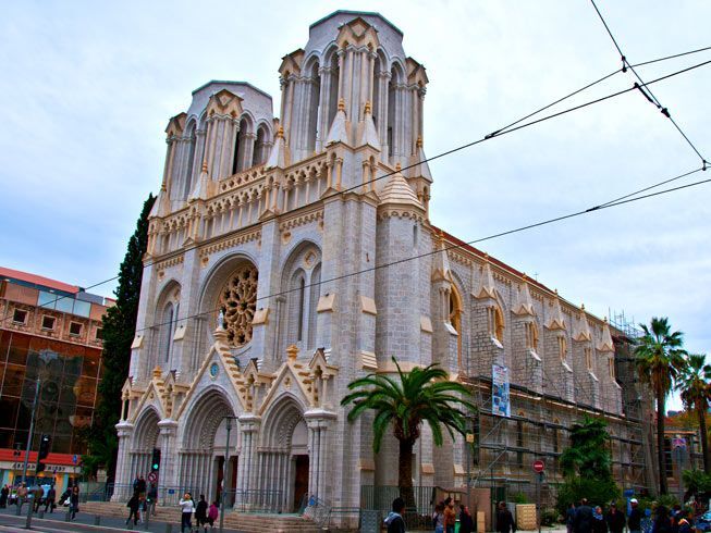 Three murdered at French church by knifeman shouting “Allahu Akbar” amid Muslim world leaders’ criticism of Macron 1 d9142ef