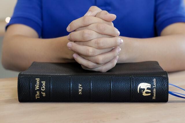 Praying with Hope 1 f06f50a