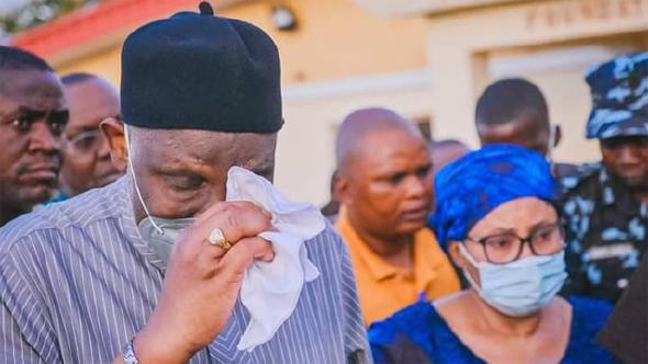 Dezenas de mortos em ataque a igreja no sudoeste da Nigéria 1 5fa91c0